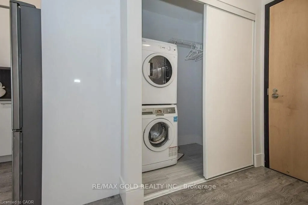 15 Prince Albert Boulevard, #218