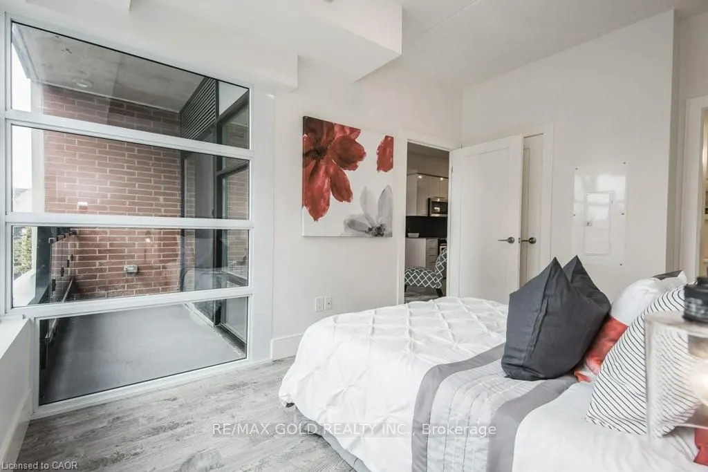 15 Prince Albert Boulevard, #218