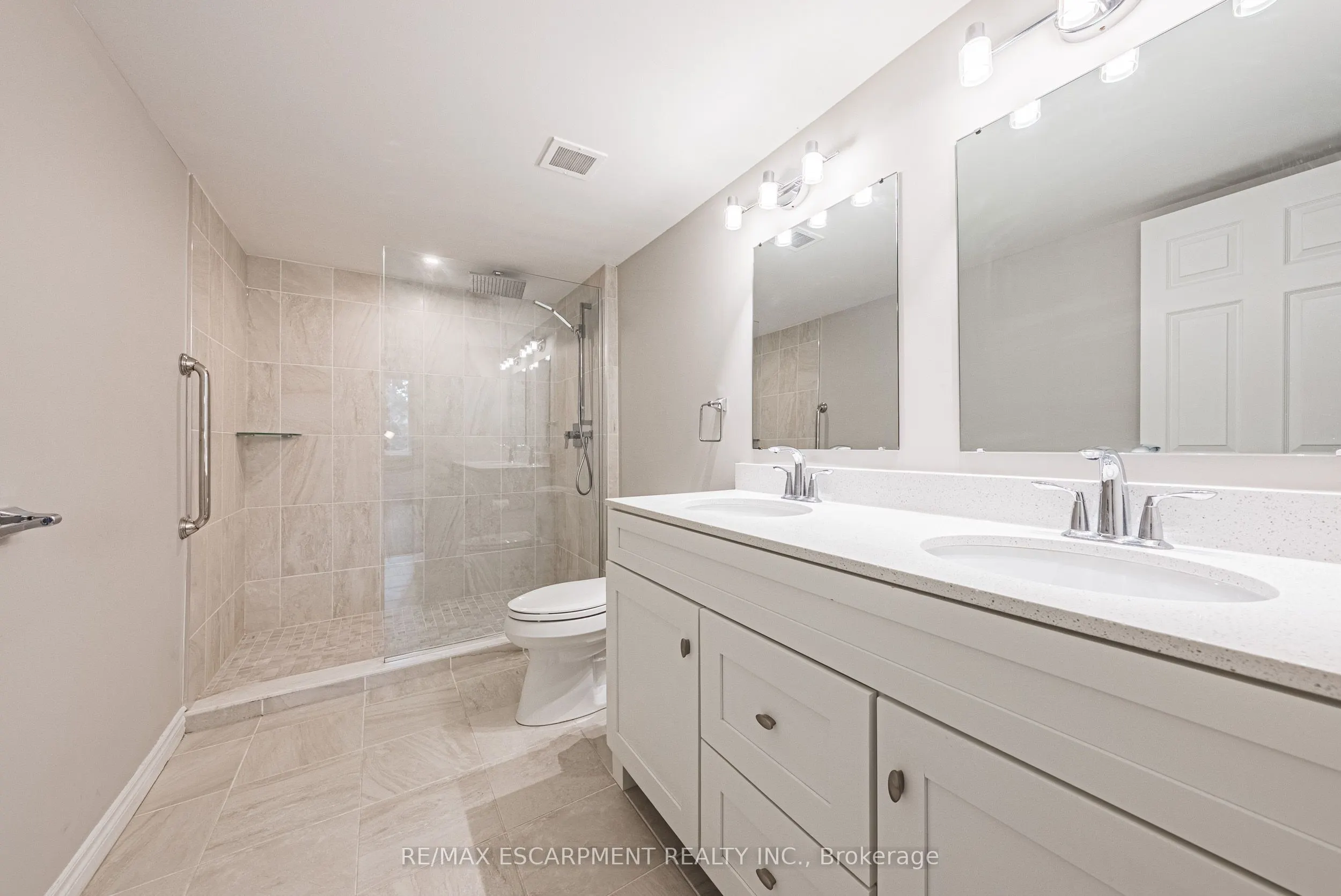 150 WILSON Street W, #215