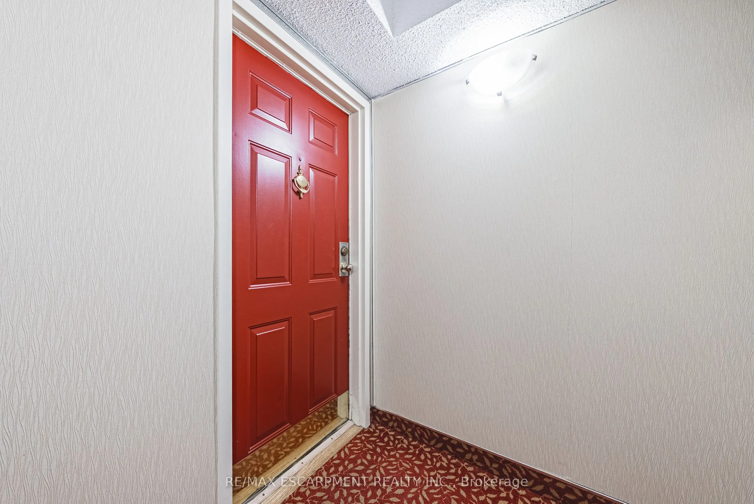 150 WILSON Street W, #215