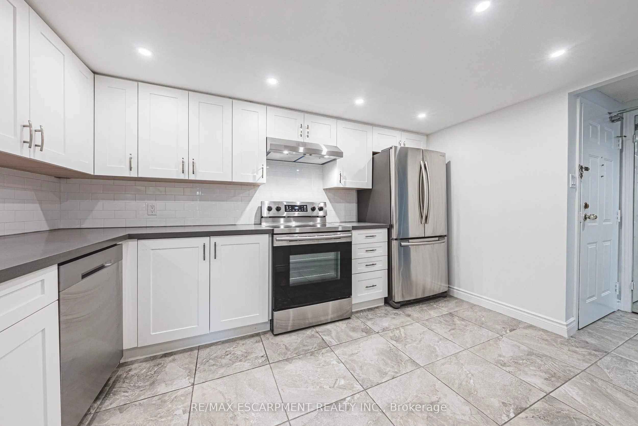 150 WILSON Street W, #215