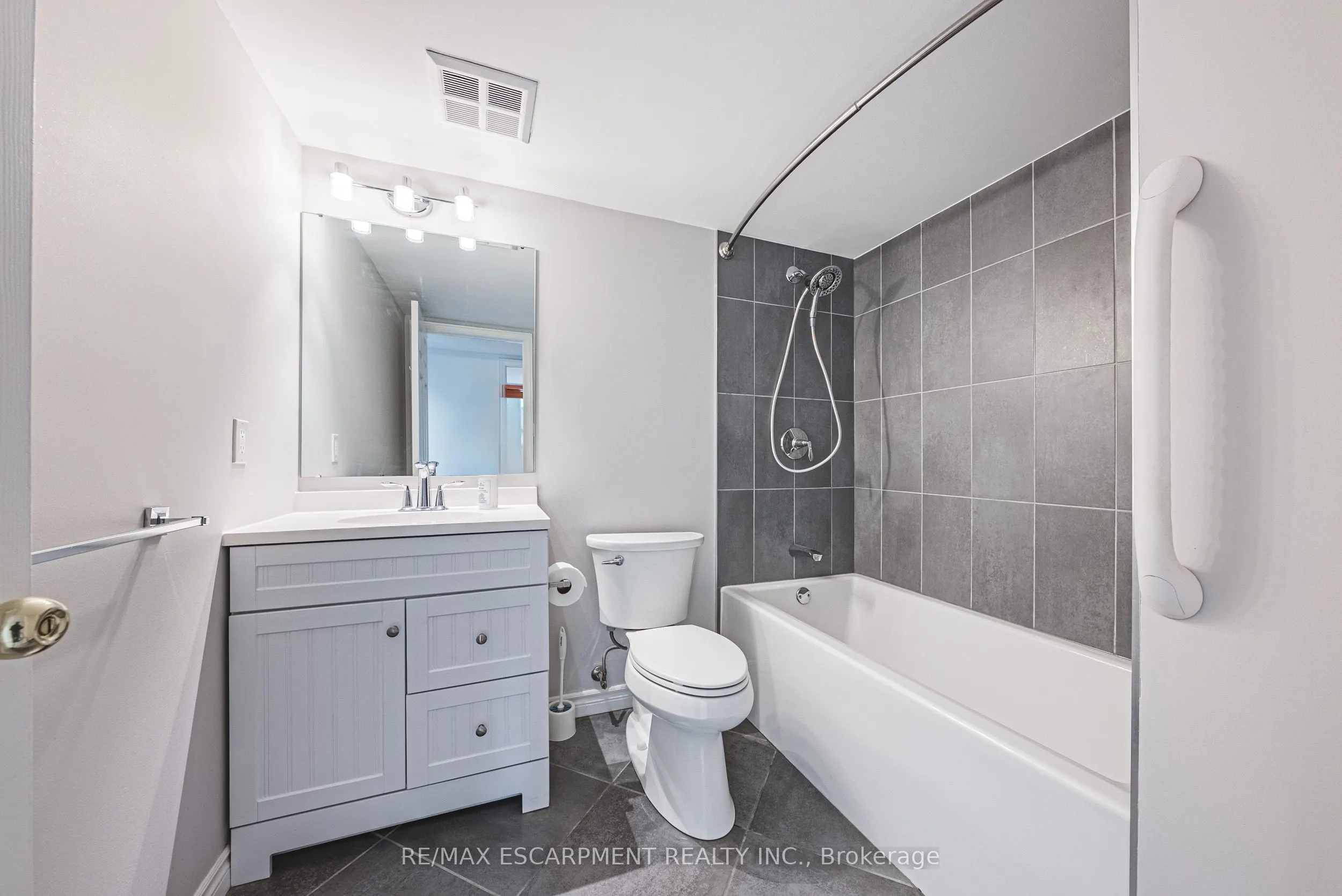 150 WILSON Street W, #215