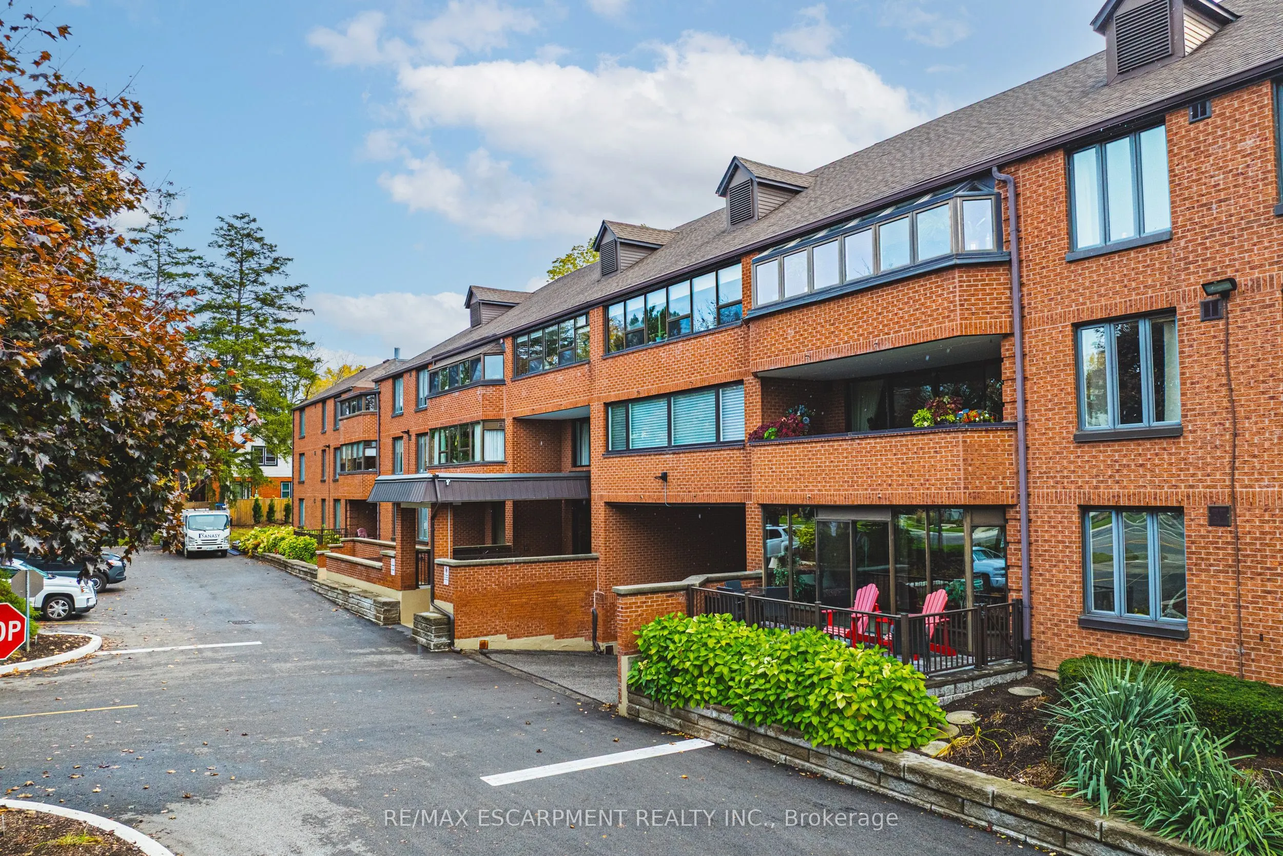 150 WILSON Street W, #215