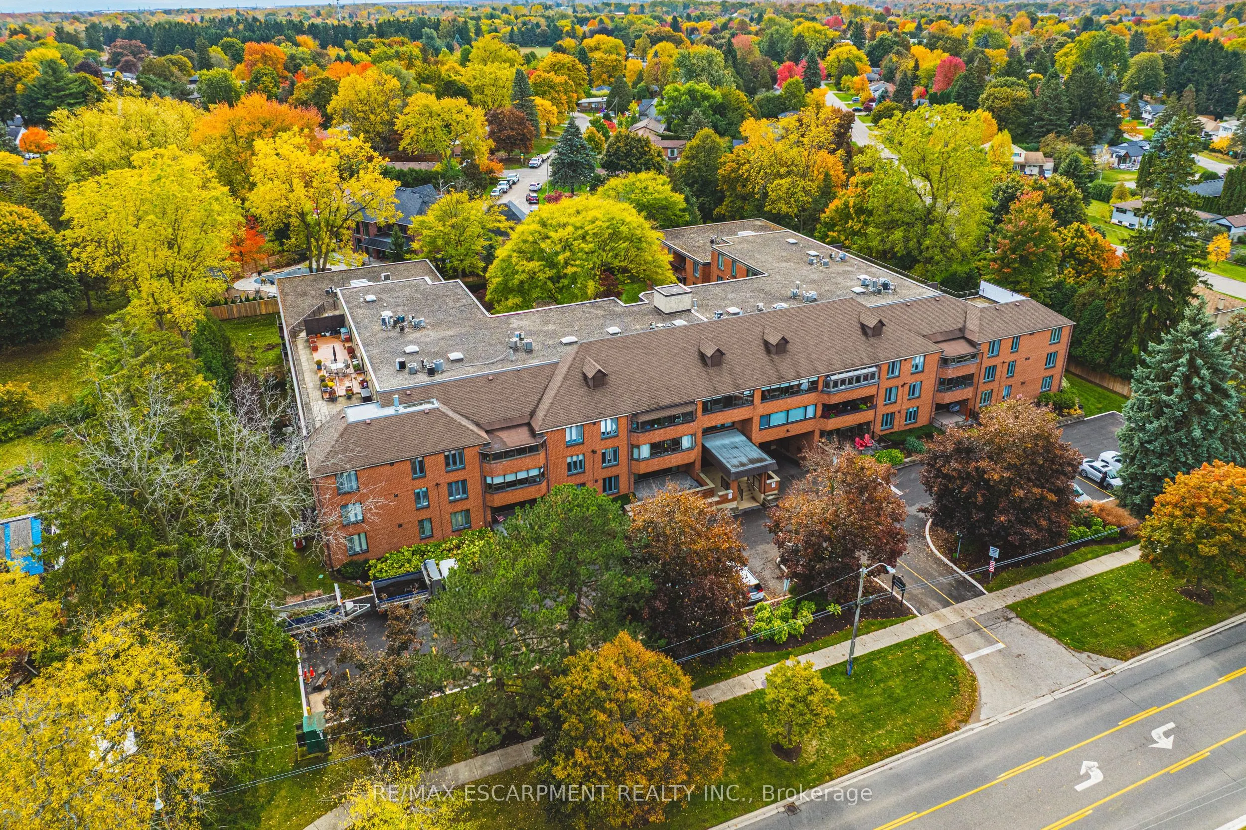 150 WILSON Street W, #215