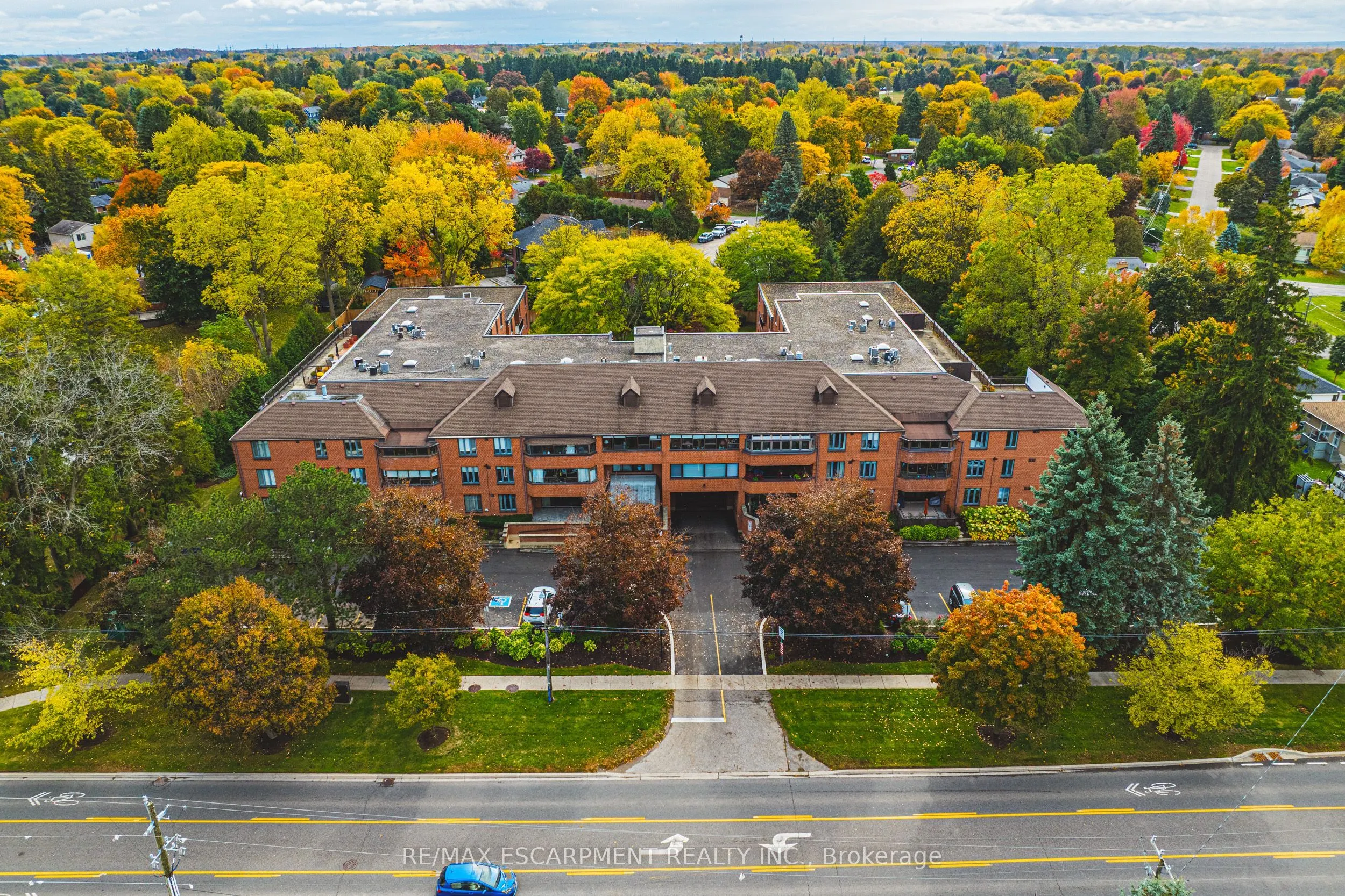 150 WILSON Street W, #215