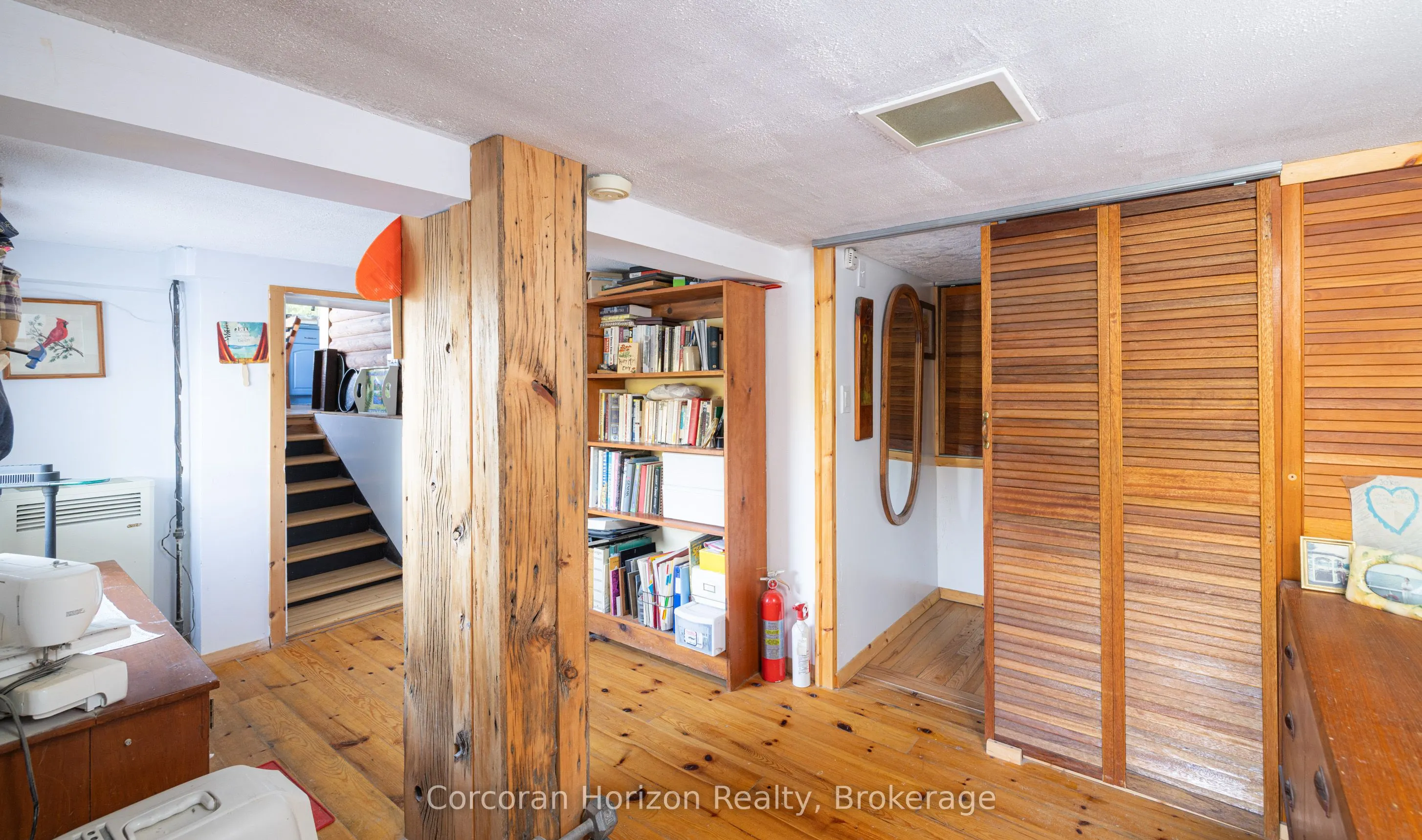 566 Hungry Bay Road W