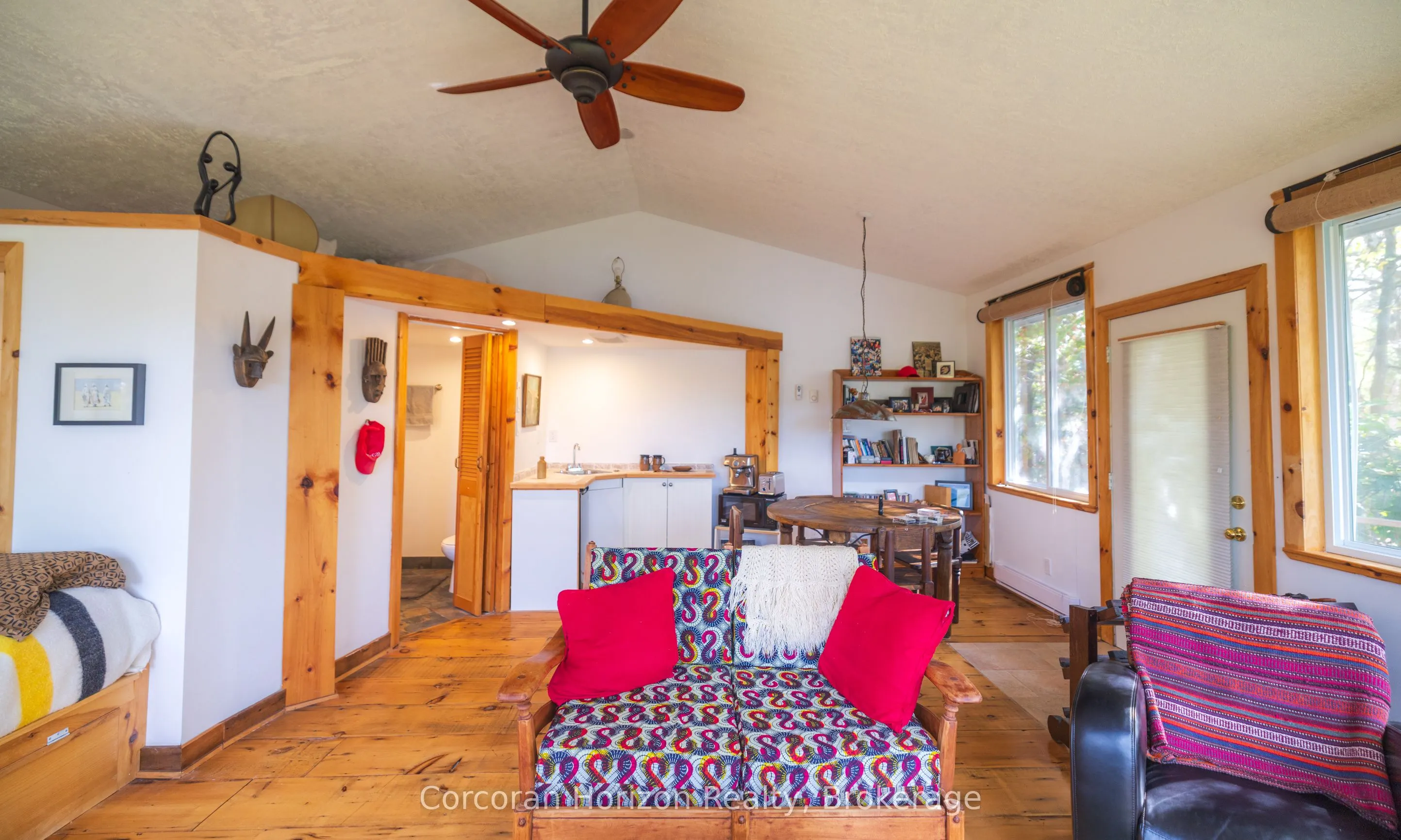 566 Hungry Bay Road W