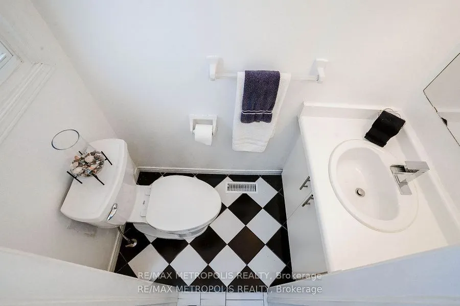 2 Royalwood Court, #59