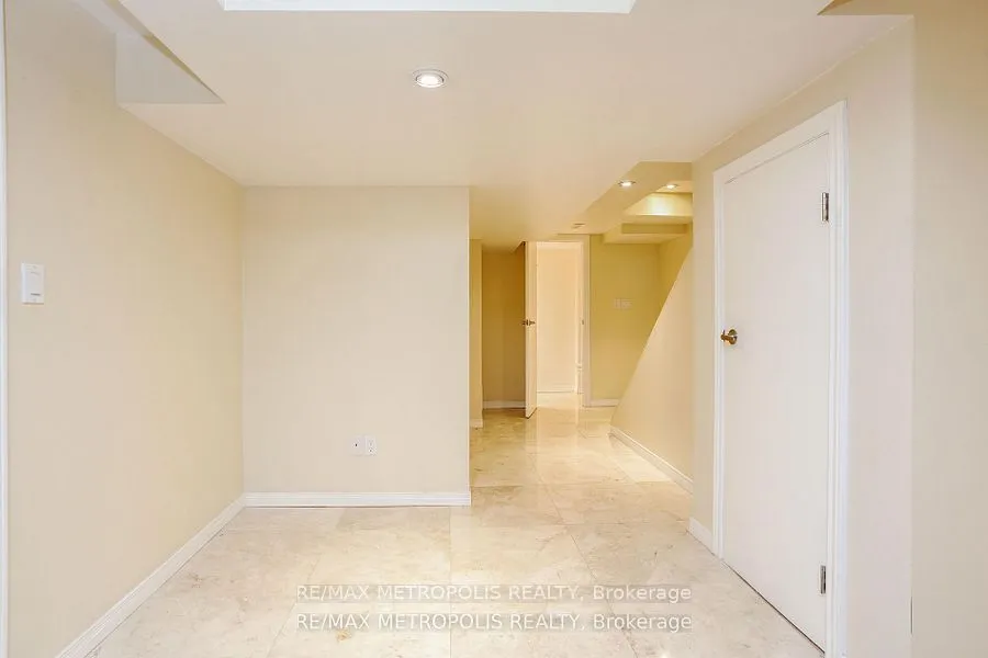 2 Royalwood Court, #59