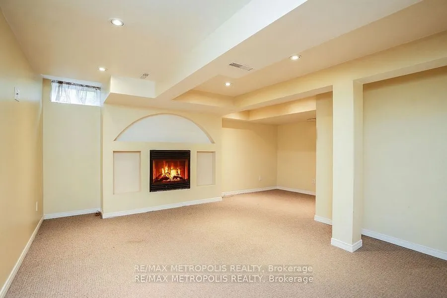 2 Royalwood Court, #59