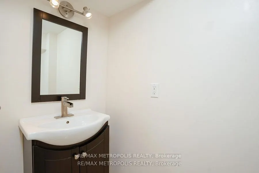 2 Royalwood Court, #59