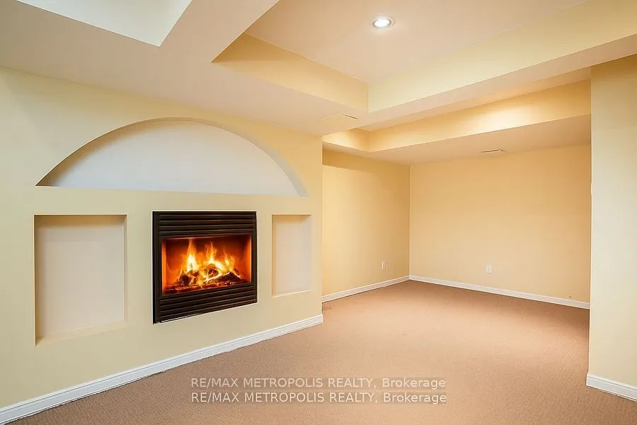 2 Royalwood Court, #59