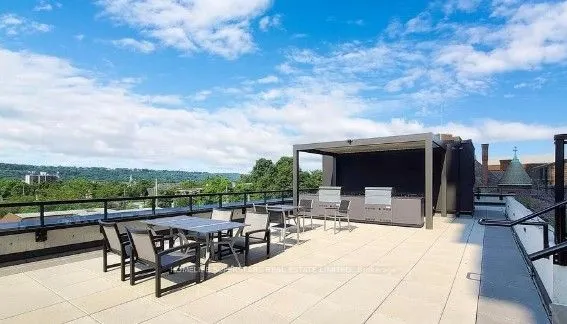 15 Queen Street S, #1605