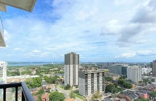 15 Queen Street S, #1605