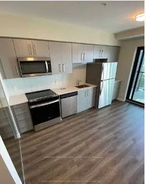 15 Queen Street S, #1605