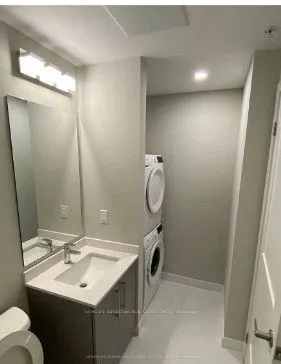 15 Queen Street S, #1605