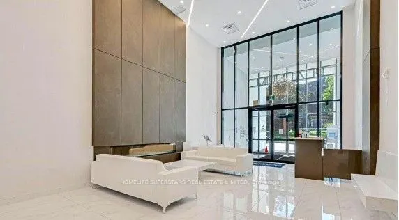 15 Queen Street S, #1605