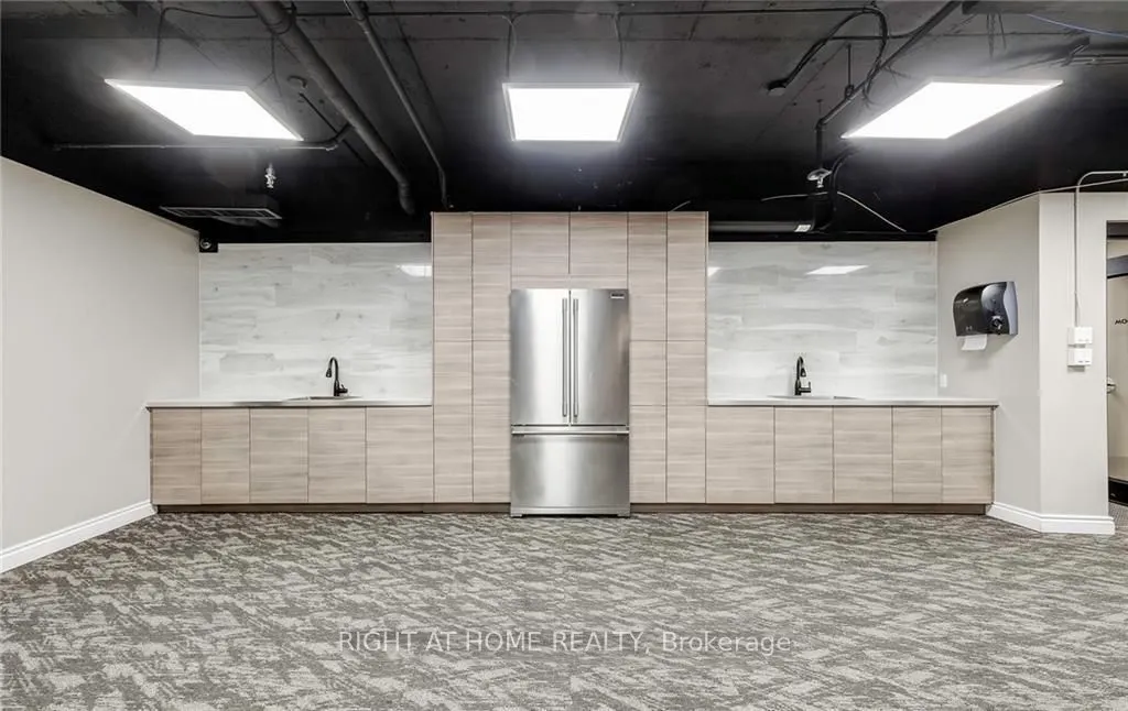 150 Charlton Avenue E, #3201