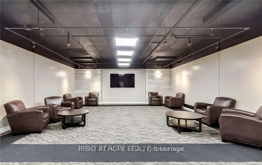 150 Charlton Avenue E, #3201