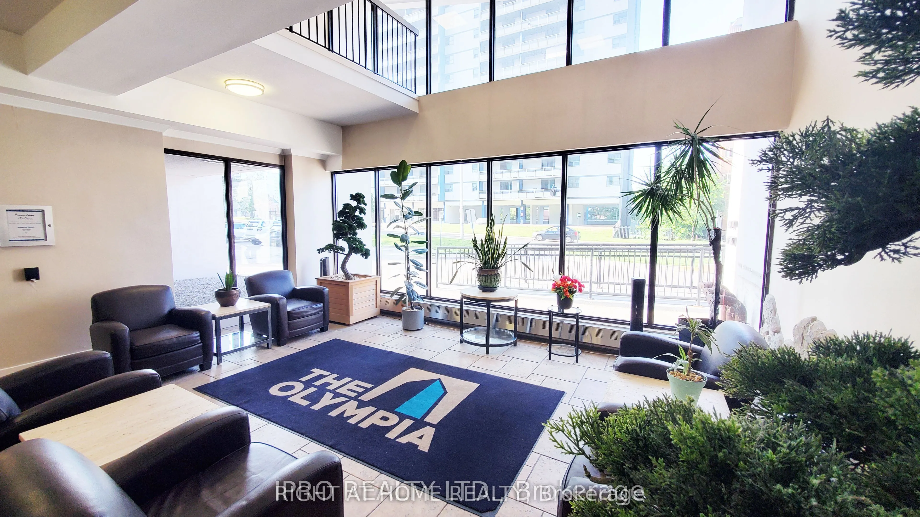 150 Charlton Avenue E, #3201