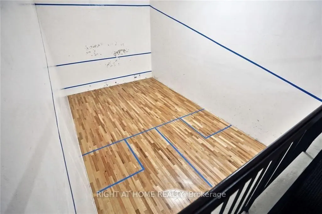 150 Charlton Avenue E, #3201