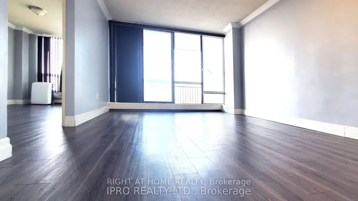 150 Charlton Avenue E, #3201