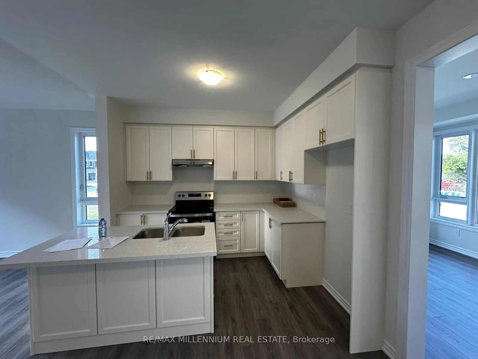 333 Lindsay Street N