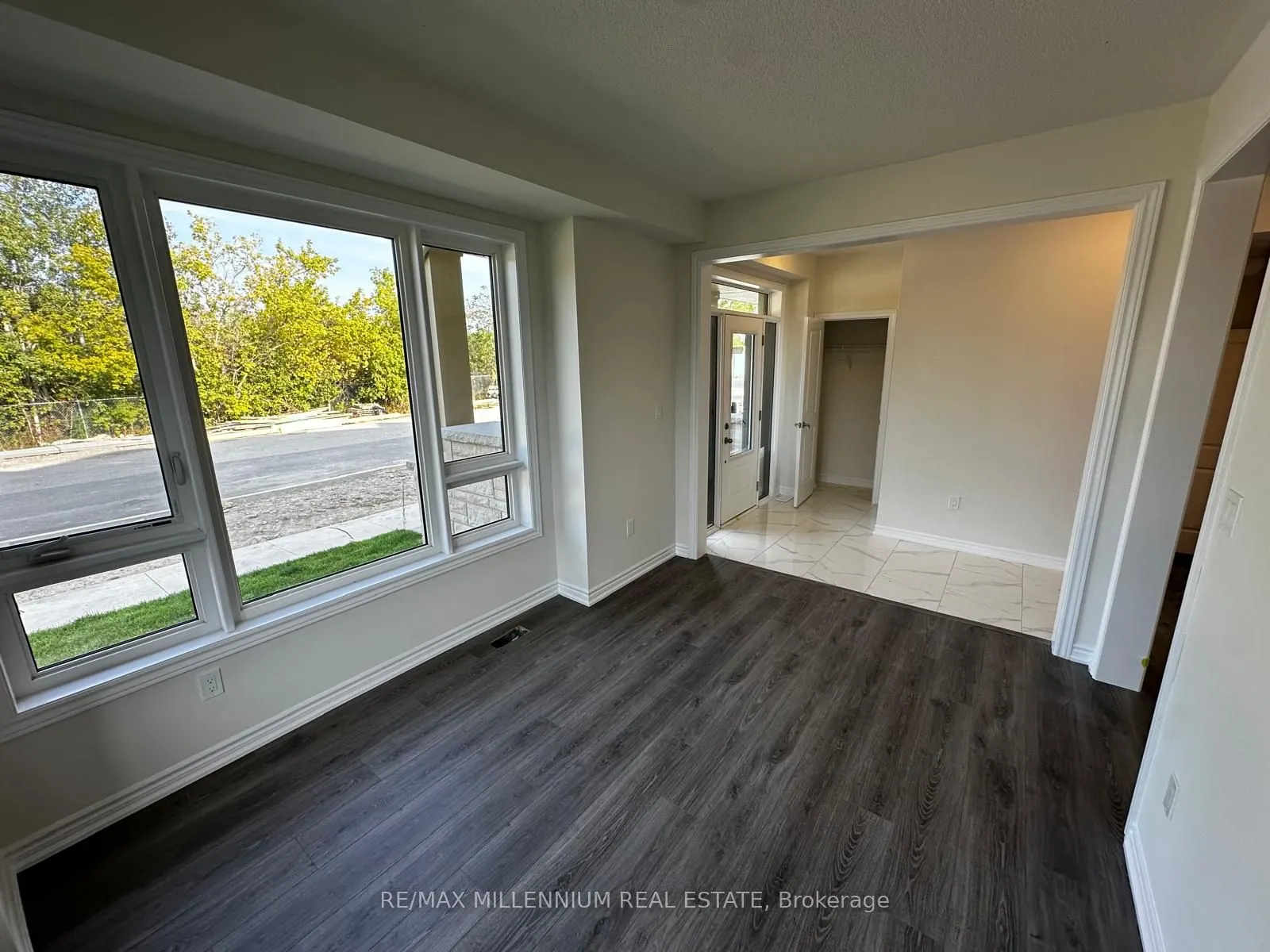 333 Lindsay Street N