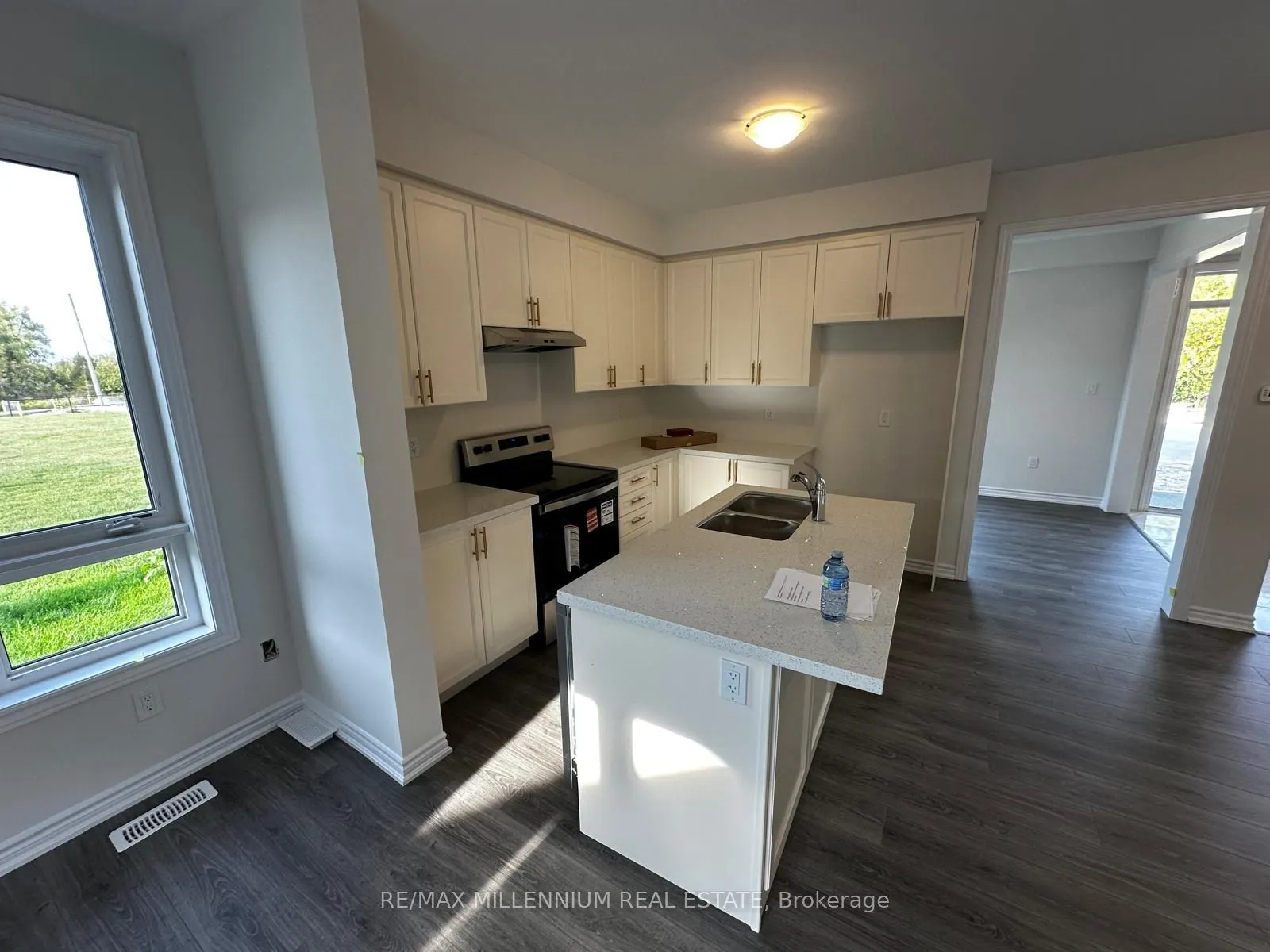 333 Lindsay Street N