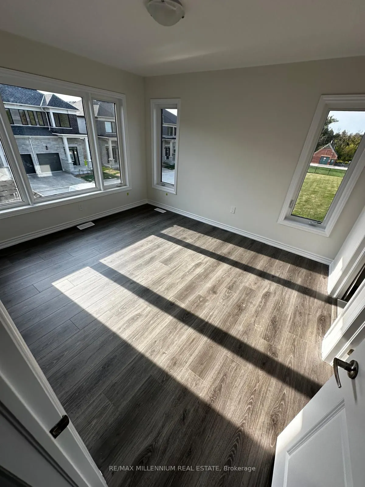 333 Lindsay Street N