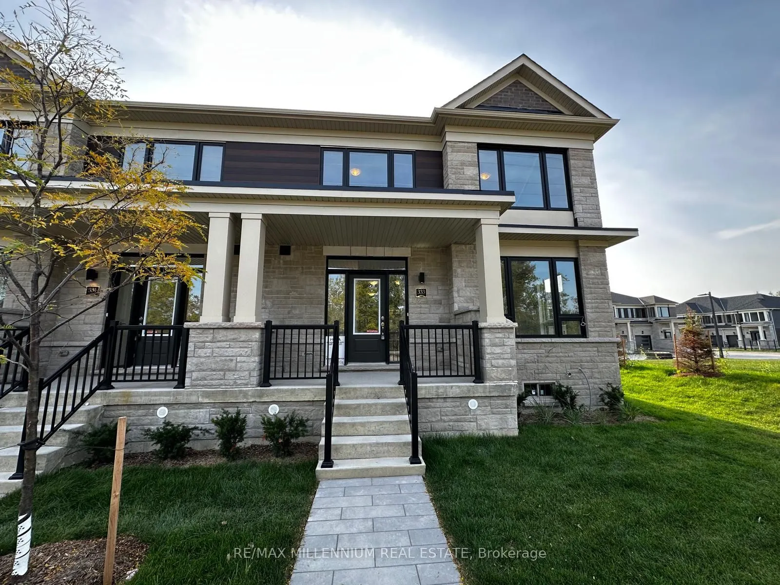 333 Lindsay Street N