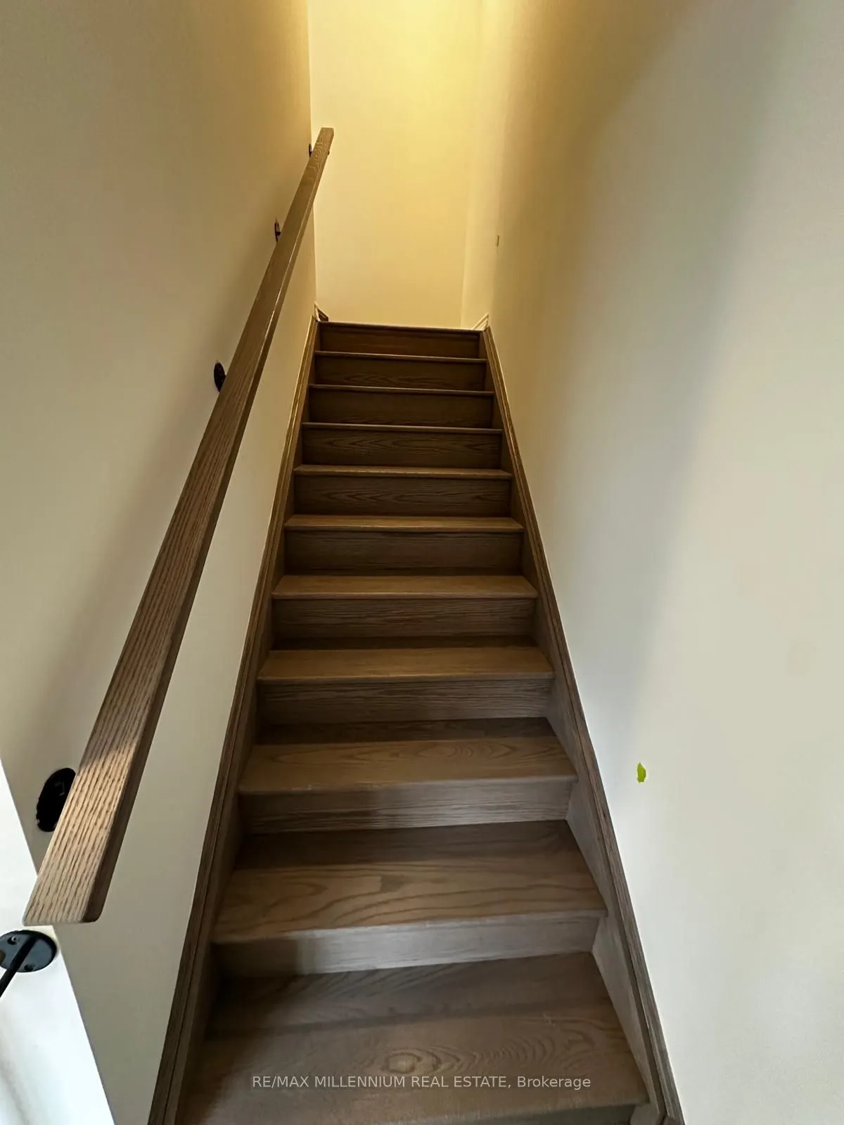 333 Lindsay Street N