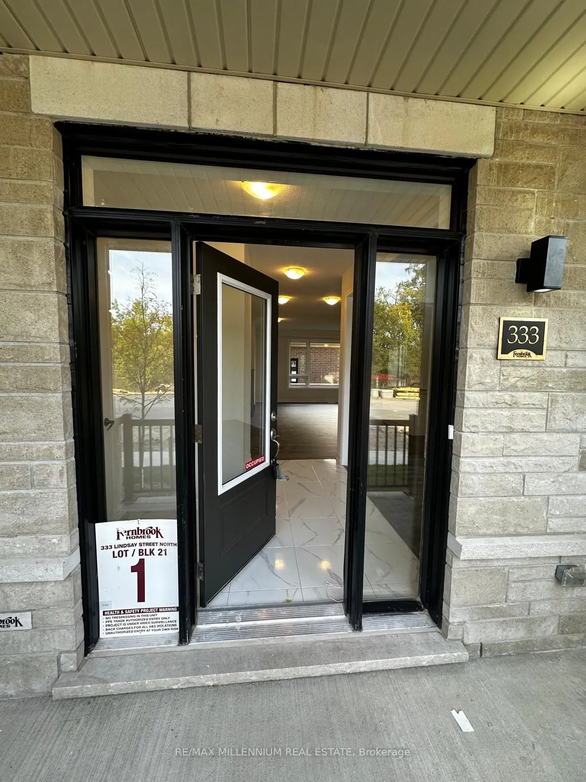 333 Lindsay Street N
