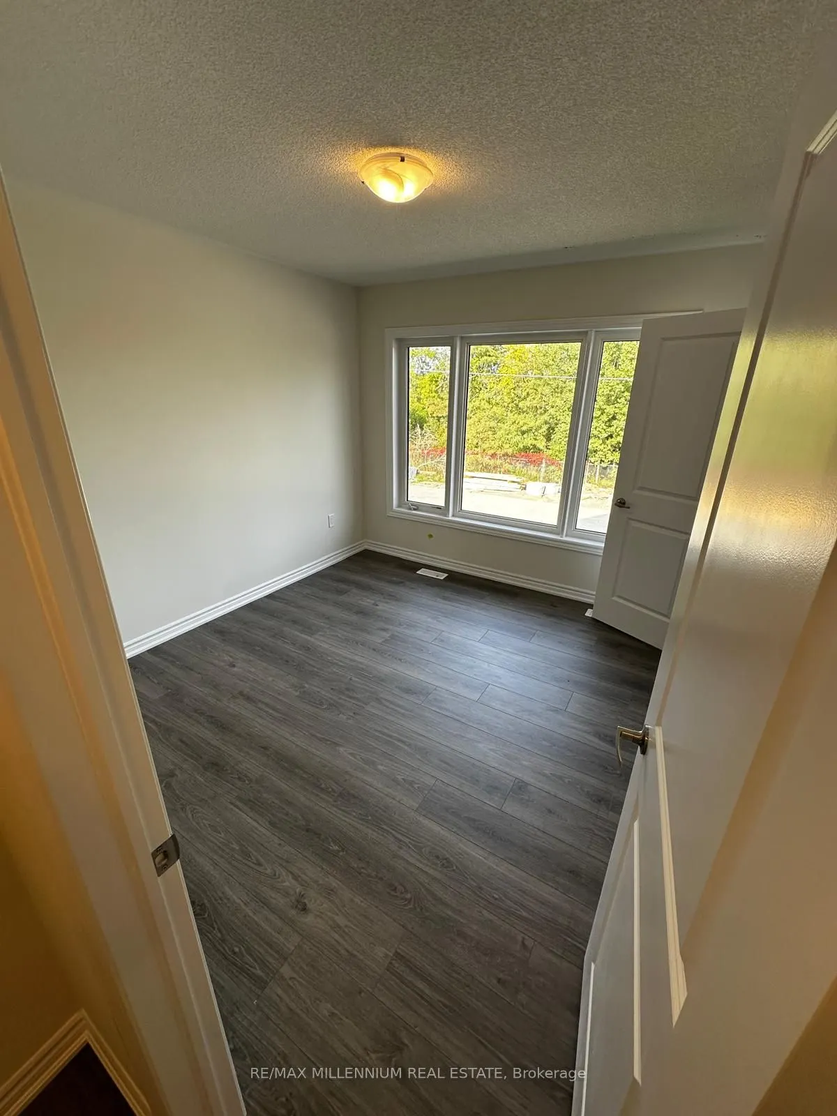 333 Lindsay Street N