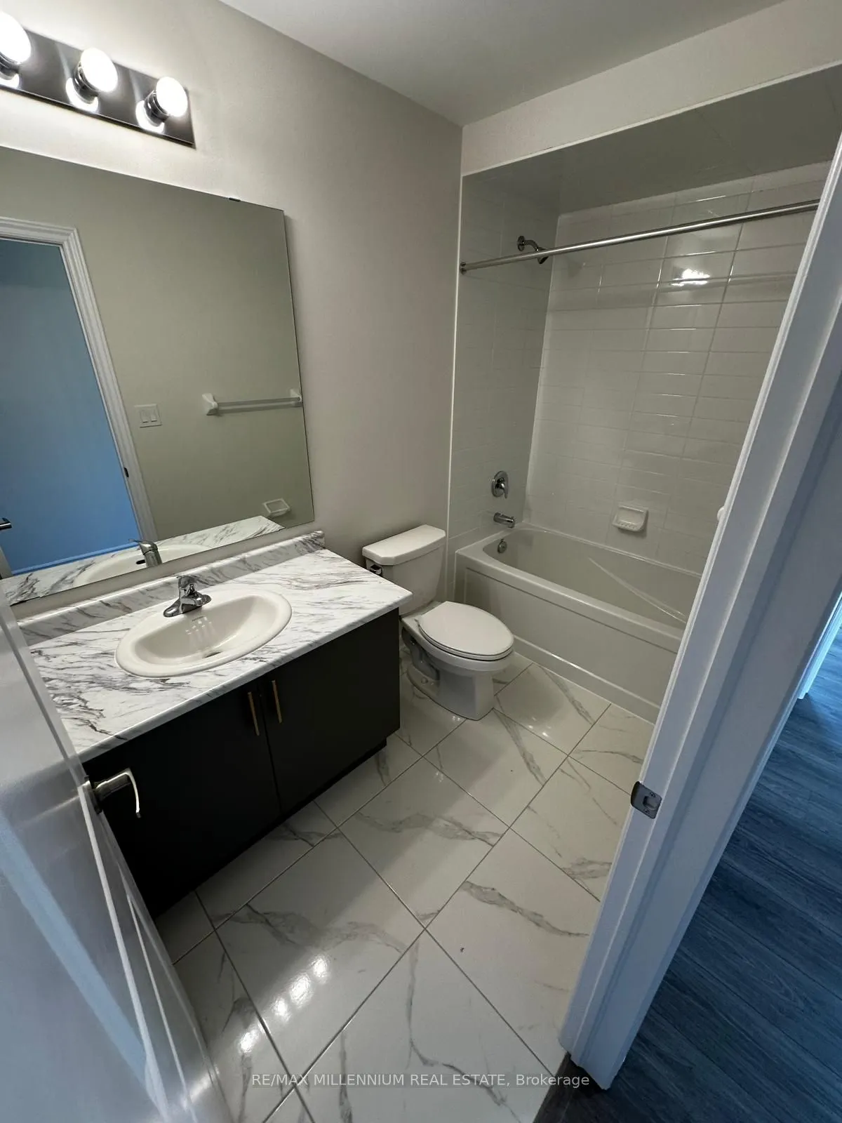 333 Lindsay Street N