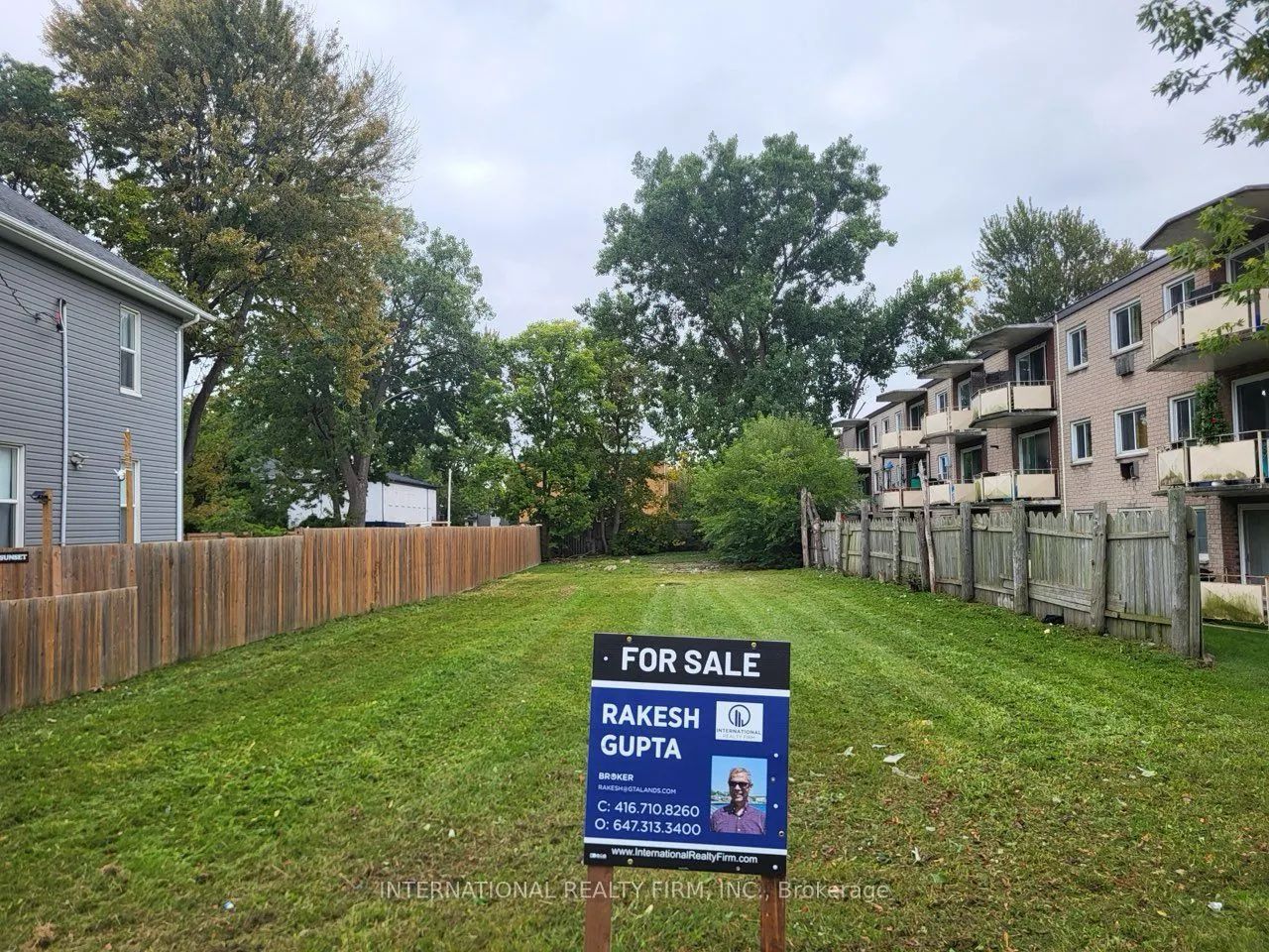 260 Christina Street S