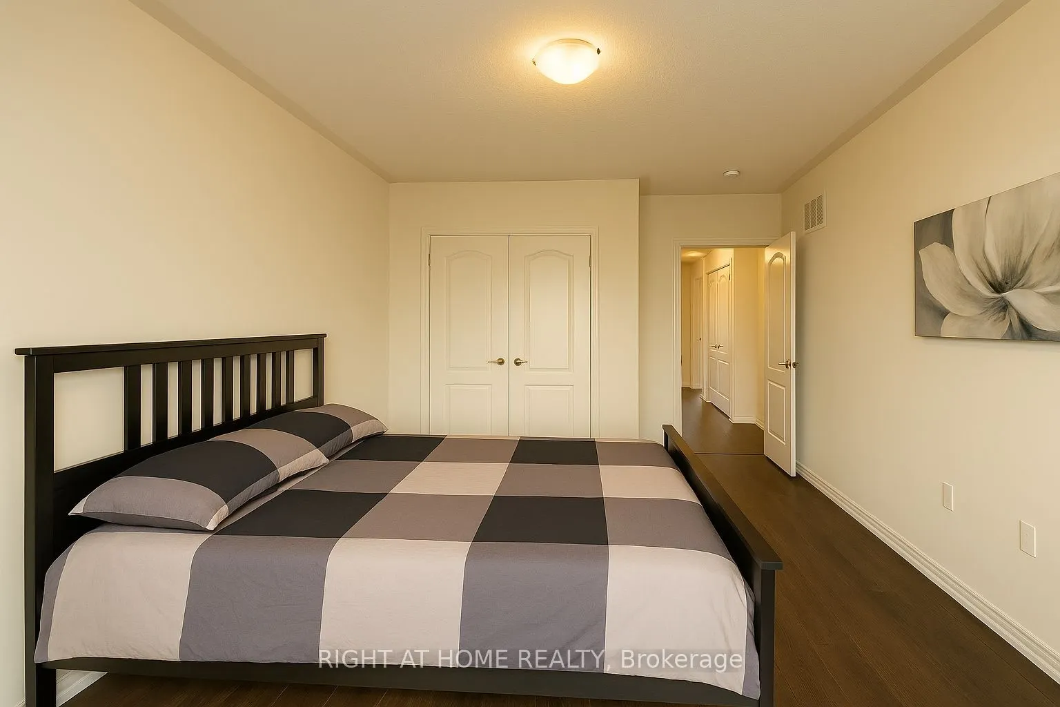 21 Trailbank Gardens