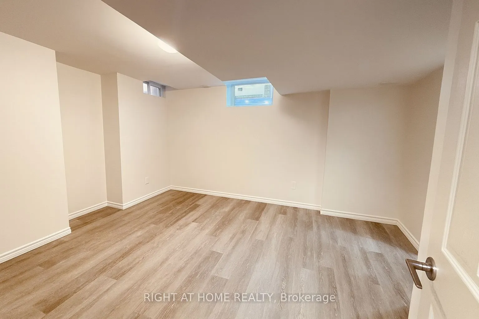 21 Trailbank Gardens