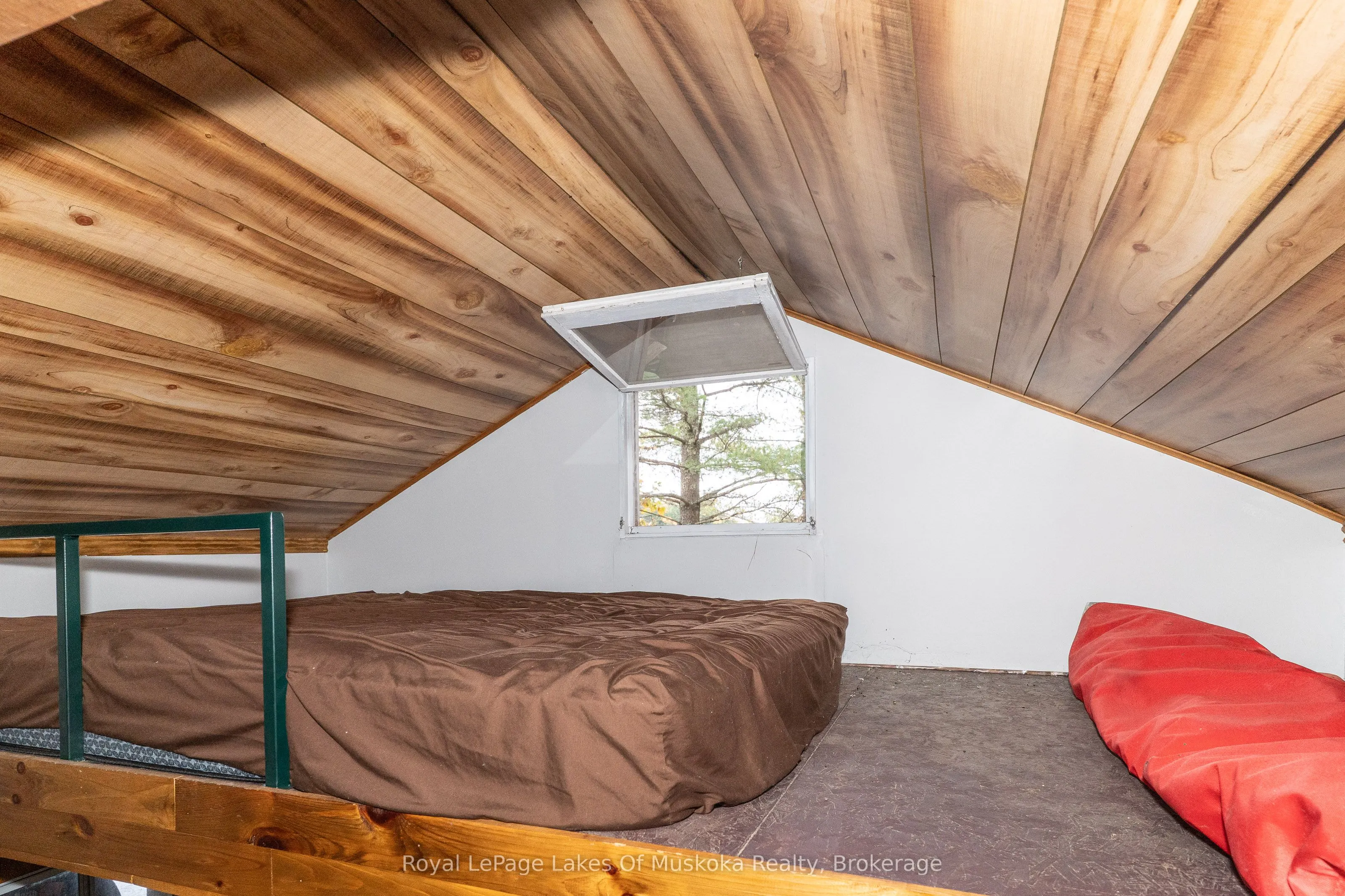 1060 Skeleton Lake 3 Road, #1