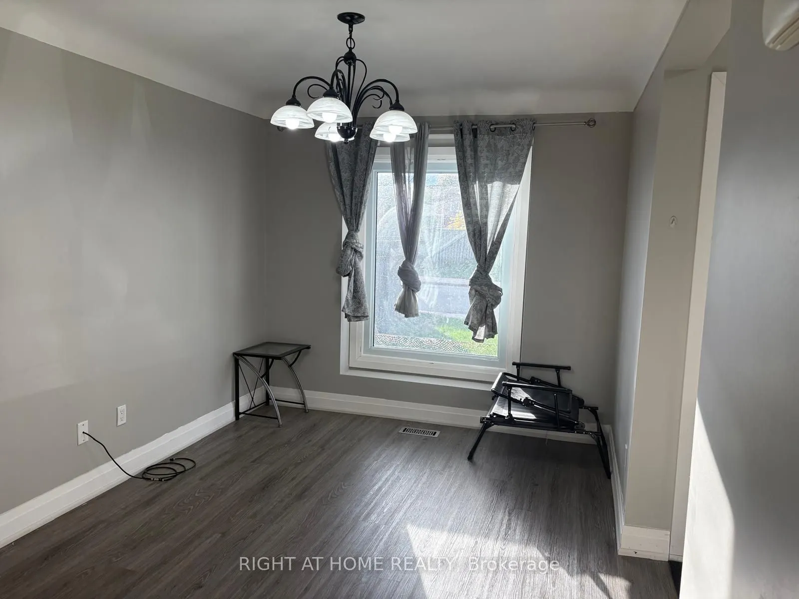 385 Montmorency Drive E