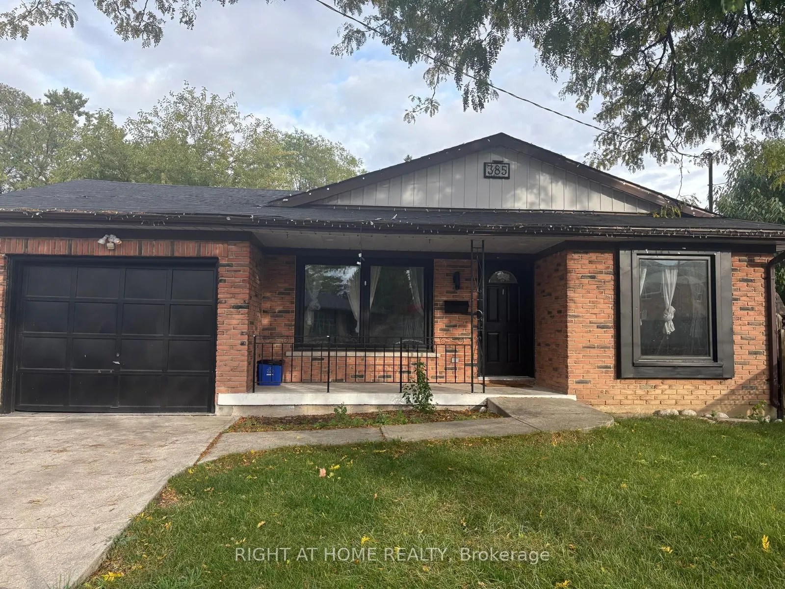 385 Montmorency Drive E