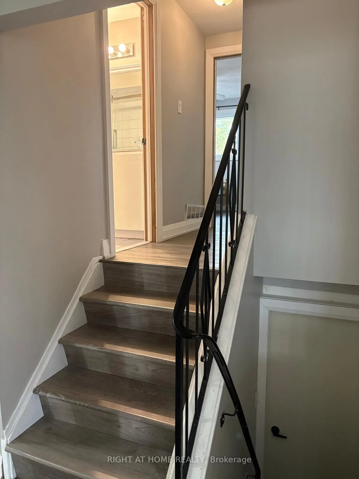 385 Montmorency Drive E