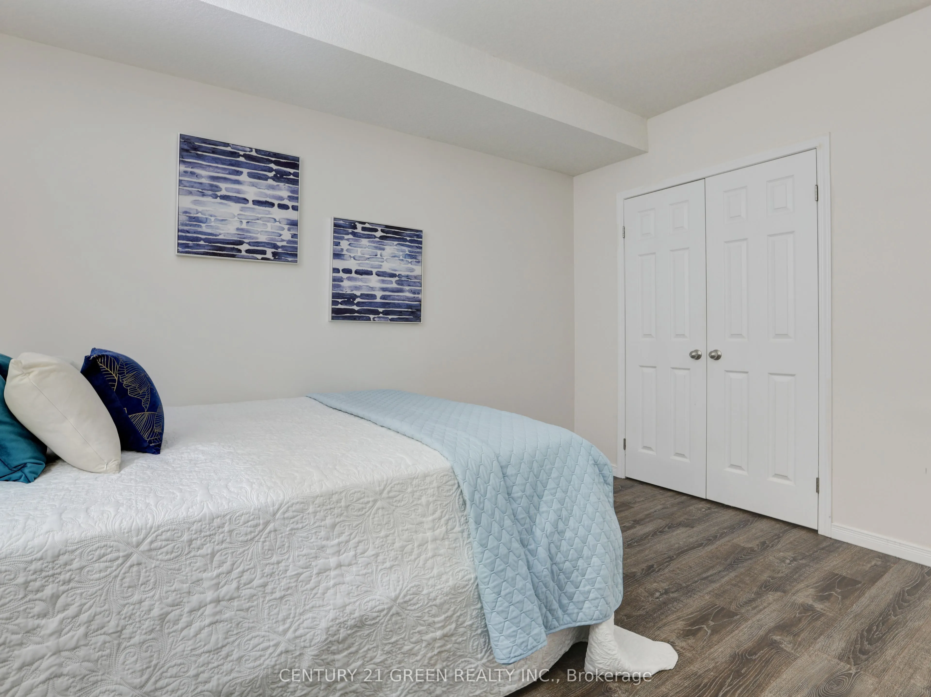 1989 Ottawa Street S, #23G