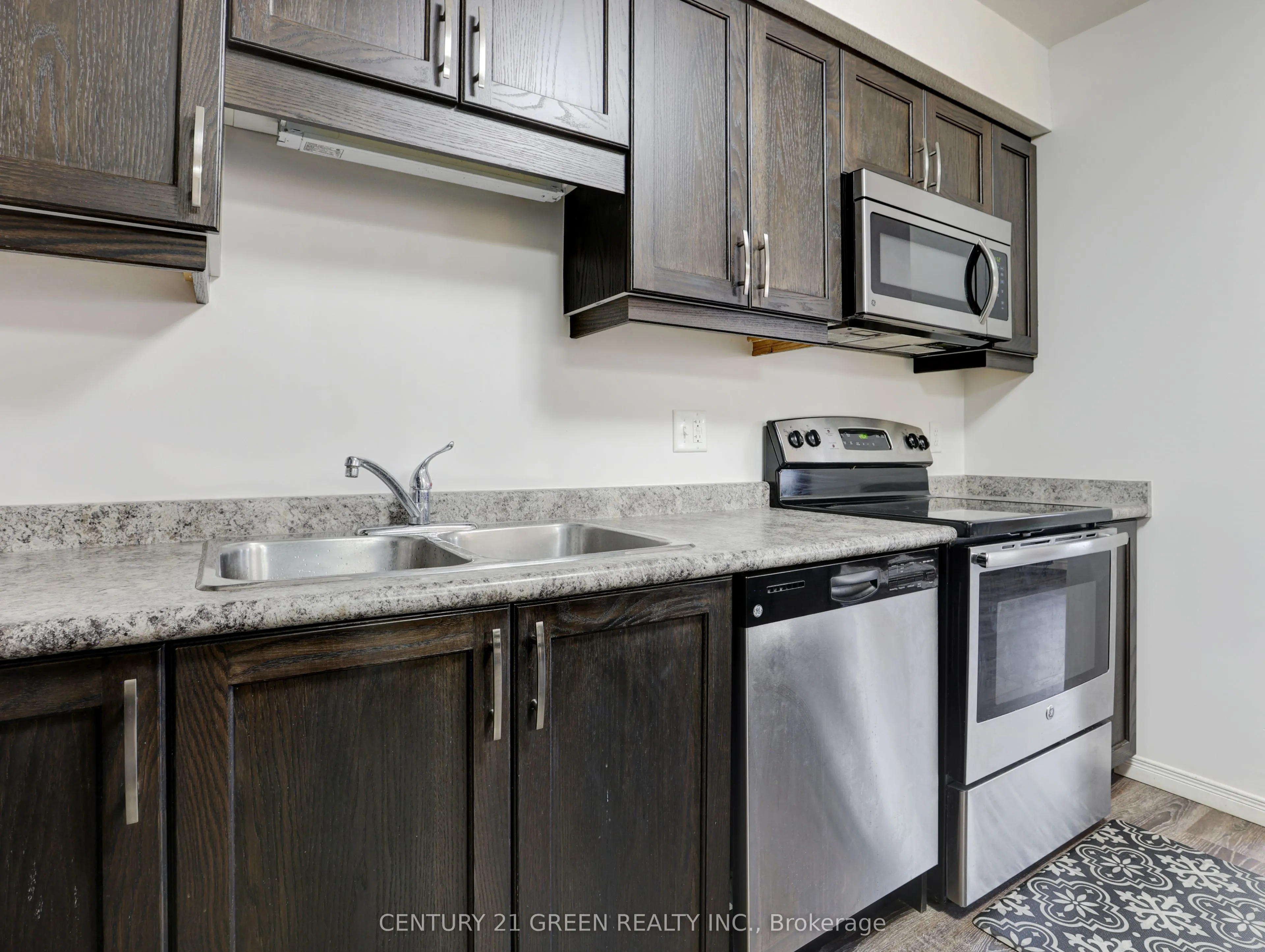 1989 Ottawa Street S, #23G