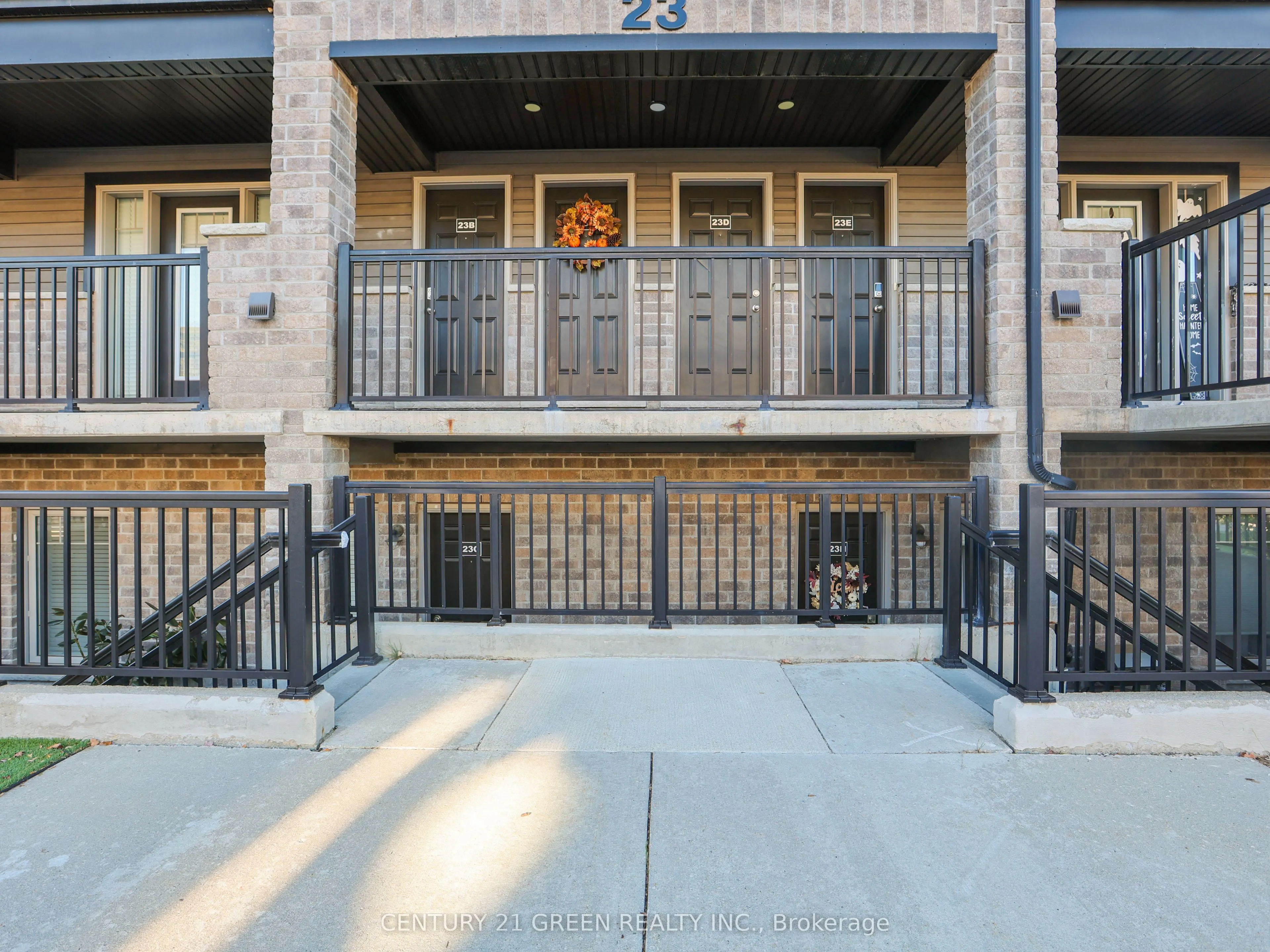 1989 Ottawa Street S, #23G