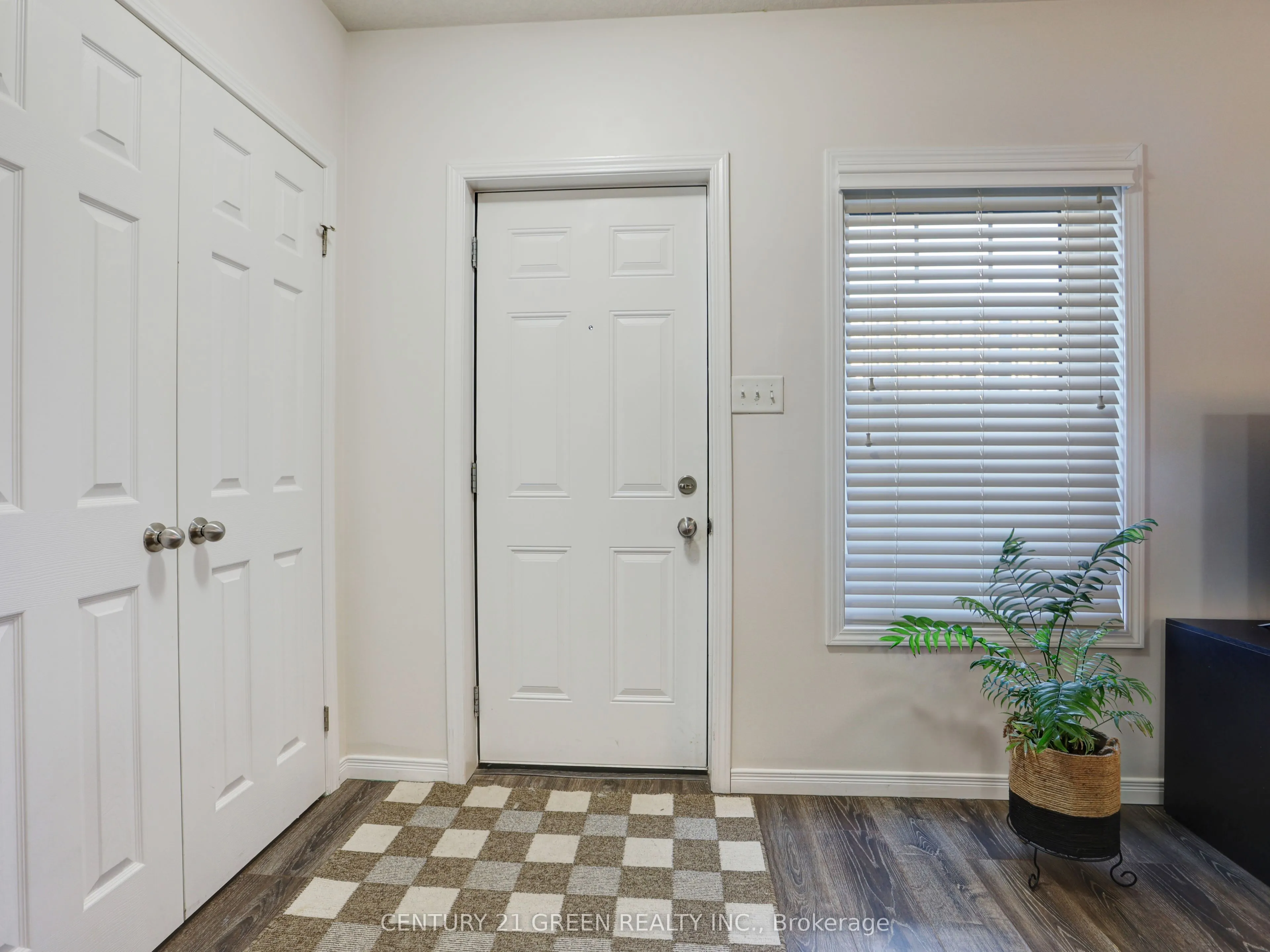 1989 Ottawa Street S, #23G