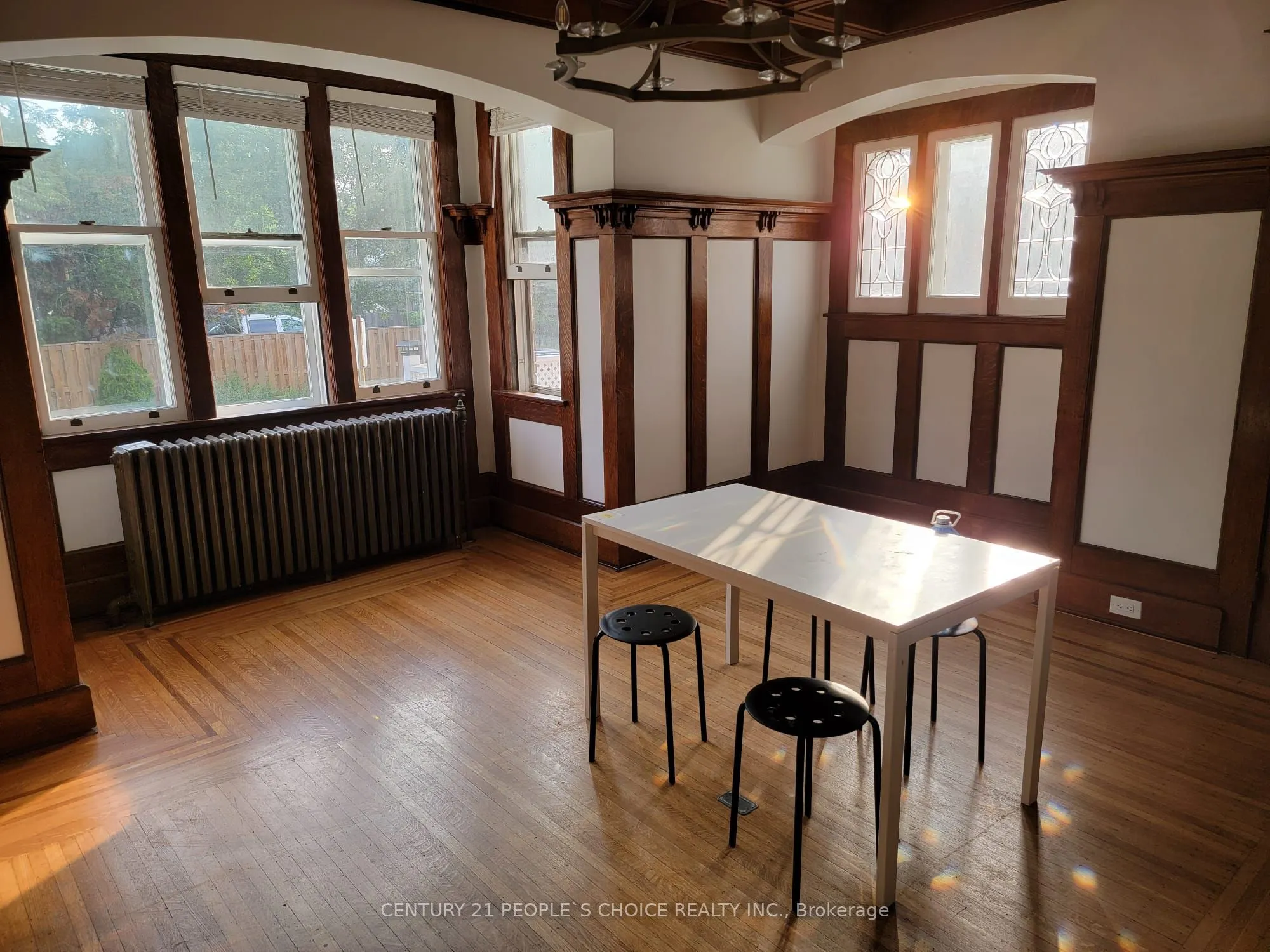 43 Barnesdale Avenue S