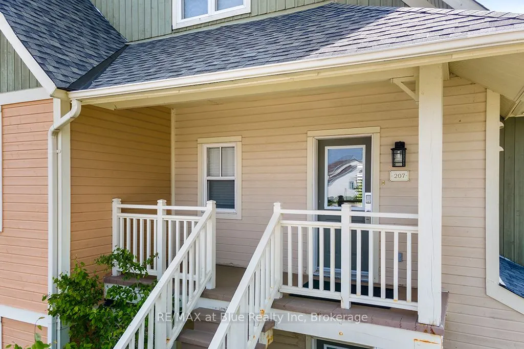 115 Fairway Court, #207