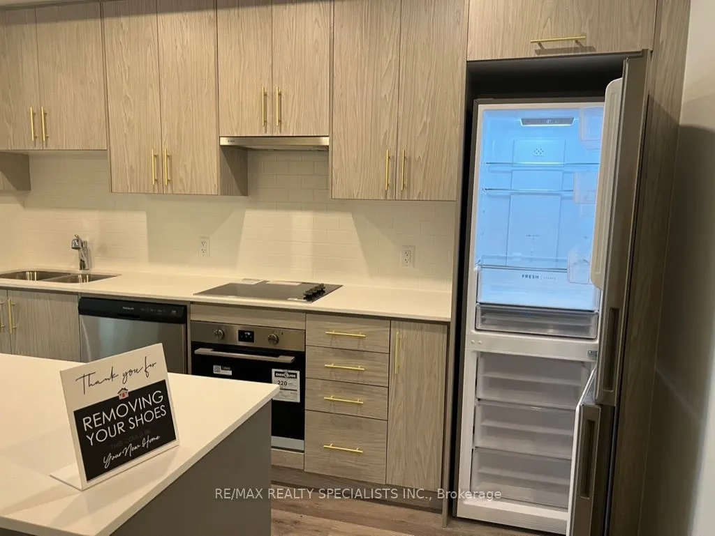 461 Green Road, #101