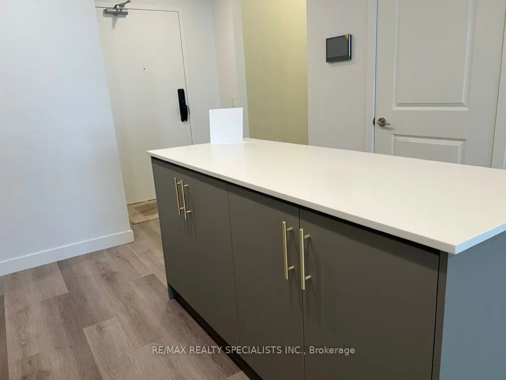 461 Green Road, #101